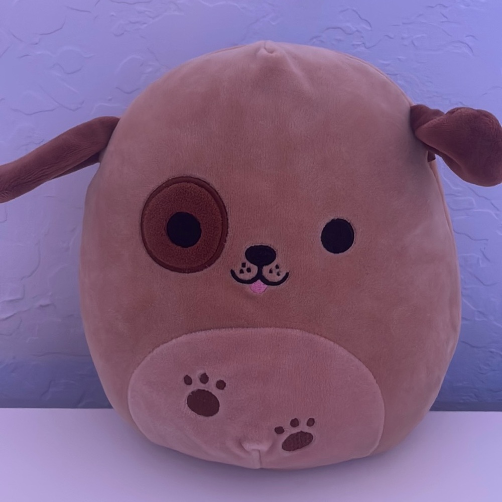 Cute brown dog with a cute paw print 🐾! 8”